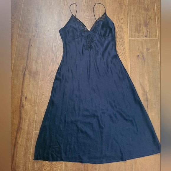 Banana Republic Dresses & Skirts - 100% silk lace bias slip dress